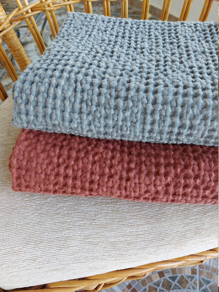 Linen Ruffle Blanket/ Waffle Throw/ Organic Linen/ Bedspread/ Wrap/ Flax Plaid/ Linen Bedding